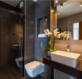 Luxury 5-Bedroom Villa with Sea-Views and Infinity Pool near Dubrovnik – Sleeps 10